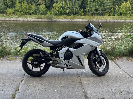 2010 Kawasaki ER-6F (Ninja 650R), белый, 350000 рублей, вид 4