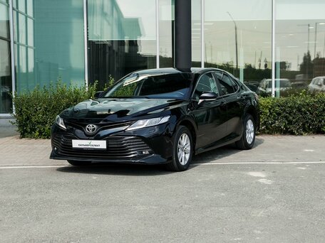 Toyota Camry VIII (XV70)