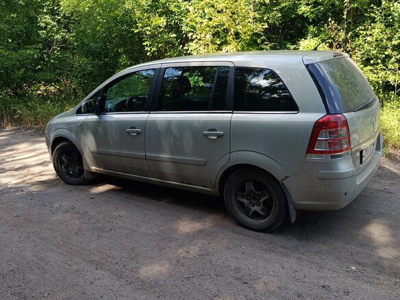 2011 Opel Zafira B Рестайлинг, бежевый - вид 3