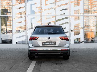 2021 Volkswagen Tiguan II Рестайлинг, серый, 2375000 рублей, вид 4