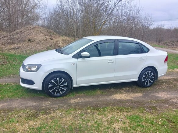 2012 Volkswagen Polo V, белый, 680000 рублей - вид 3