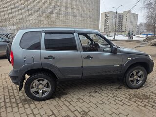2014 Chevrolet Niva I Рестайлинг, серый, 650000 рублей, вид 3