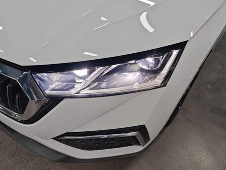 2023 Skoda Octavia IV (A8), белый, 2090000 рублей, вид 5