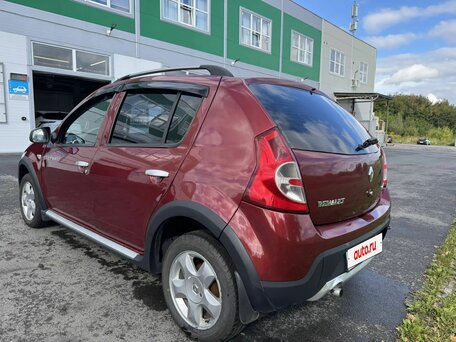 2011 Renault Sandero Stepway I, красный, 333000 рублей, вид 2