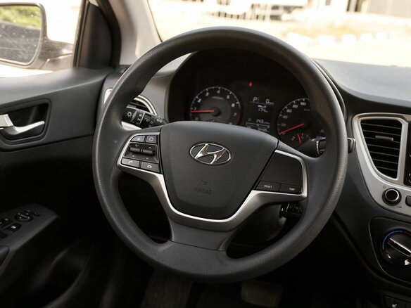 2021 Hyundai Solaris II Рестайлинг, белый, 1437000 рублей - вид 13