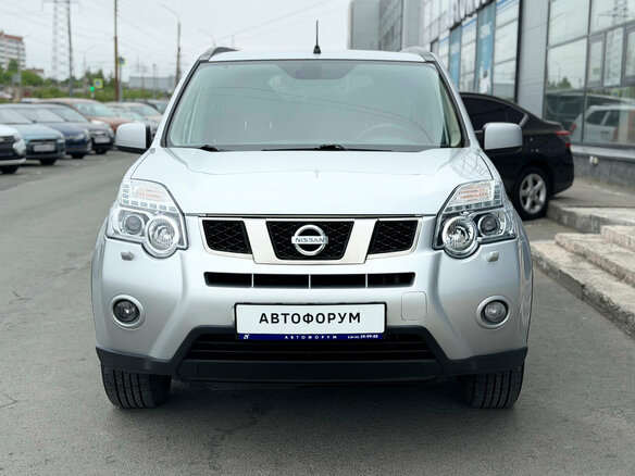 2011 Nissan X-Trail II Рестайлинг, серебристый, 1150000 рублей - вид 1