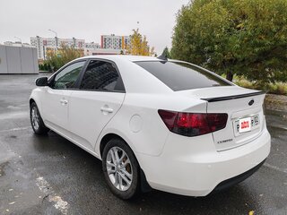 2011 Kia Cerato 6-speed II, белый, 800000 рублей, вид 5