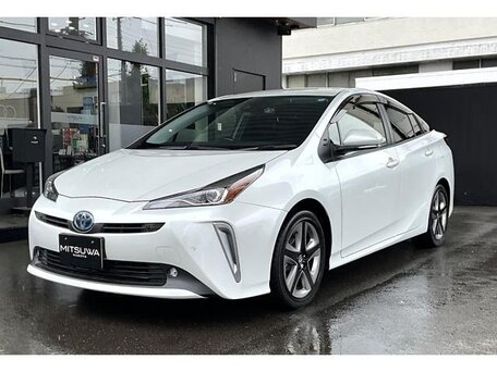 Toyota Prius IV Рестайлинг (XW50)