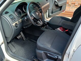 2014 Skoda Yeti I Рестайлинг, белый, 1350000 рублей, вид 5
