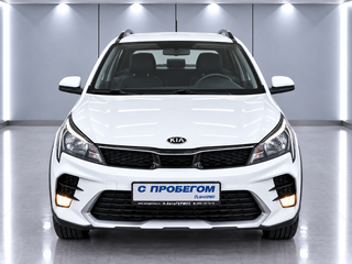 2020 Kia Rio X IV Рестайлинг, белый, 1540000 рублей, вид 2