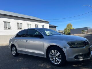 2013 Volkswagen Jetta VI, серебристый, 860000 рублей, вид 5