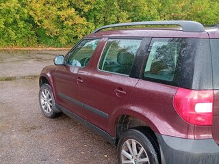 2013 Skoda Yeti I, красный, 700000 рублей, вид 3