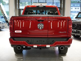 2026 Ram 1500 Crew Cab eTorque V Рестайлинг, пурпурный, 11299999 рублей, вид 5