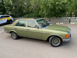1980 Mercedes-Benz W123 280, зелёный, 750000 рублей, вид 4
