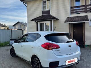 2016 Kia Ceed II Рестайлинг, белый, 800000 рублей, вид 5