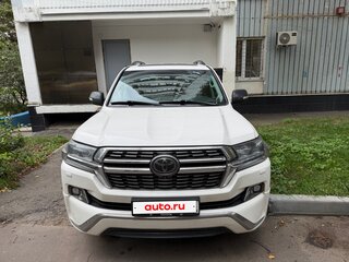 2016 Toyota Land Cruiser 200 Series Рестайлинг 2, белый, 5600000 рублей, вид 4
