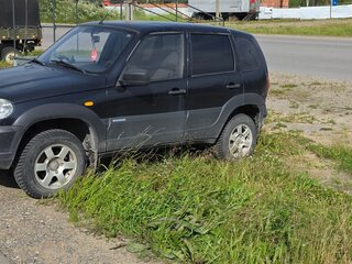 2010 Chevrolet Niva I Рестайлинг, чёрный, 275000 рублей, вид 4