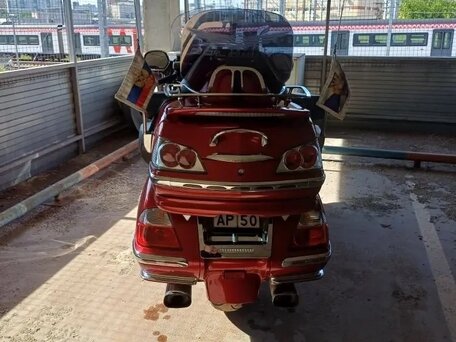 2009 Honda GL 1800 Gold Wing, красный, 1350000 рублей, вид 4