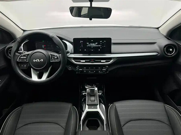 2023 Kia K3 II (China Market) Рестайлинг, белый, 1641255 рублей - вид 13