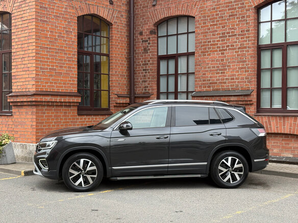 2023 Volkswagen Tayron I Рестайлинг, чёрный, 2600000 рублей - вид 7