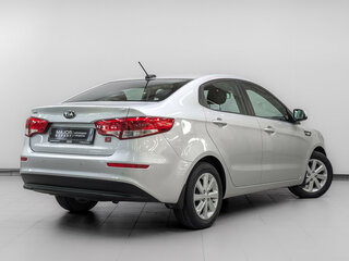 2017 Kia Rio III Рестайлинг, серебристый, 1165000 рублей, вид 5