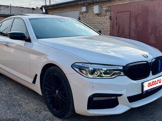 2018 BMW 5 серии 530e xDrive VII (G30/G31/G38), белый, 3050000 рублей, вид 2