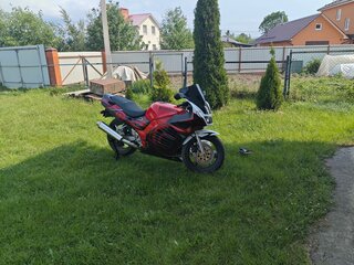 Suzuki RF 600