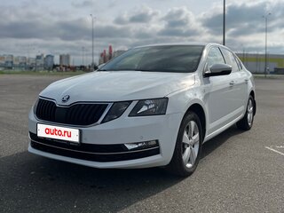 2019 Skoda Octavia III (A7) Рестайлинг, белый, 1820000 рублей, вид 4