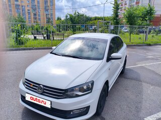 2016 Volkswagen Polo V Рестайлинг, белый, 1120000 рублей, вид 2