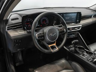 2021 Kia K5 III, чёрный, 2473200 рублей, вид 5