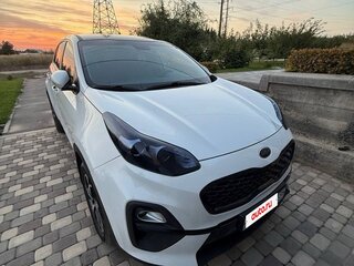 2020 Kia Sportage IV Рестайлинг, белый, 2500000 рублей, вид 4