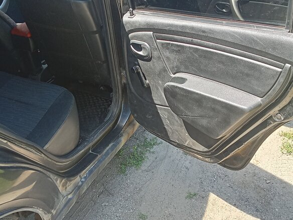 2010 Renault Logan I Рестайлинг, чёрный, 300000 рублей - вид 12