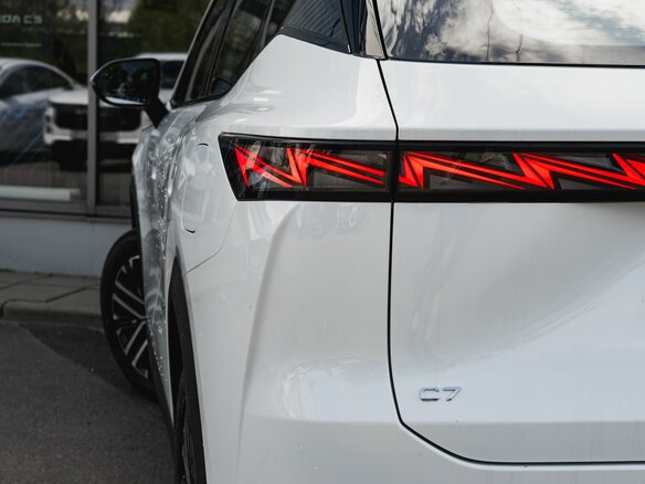 2025 Omoda C7, белый - вид 9