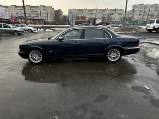2005 Jaguar XJ III (X350/X358), синий, 1800000 рублей, вид 4