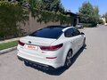 2018 Kia Optima IV Рестайлинг, белый, 1900000 рублей - вид 2