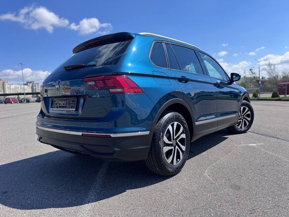 2021 Volkswagen Tiguan II Рестайлинг, синий, 2250000 рублей - вид 9
