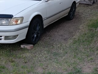1998 Toyota Mark II Qualis VIII (X100), белый, 605000 рублей, вид 2