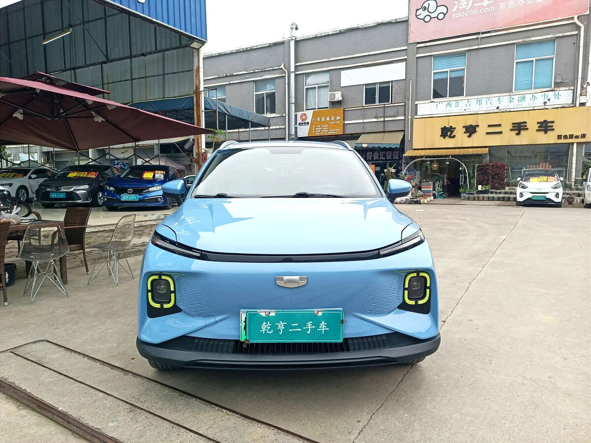 Открыть фотографии: Geely Geometry E