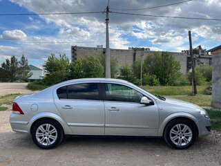 2011 Opel Astra H Рестайлинг, серебристый, 630000 рублей, вид 2