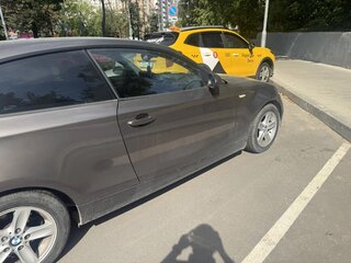 2007 BMW 1 серии 118i I (E81/E82/E87/E88) Рестайлинг, коричневый, 720000 рублей, вид 2