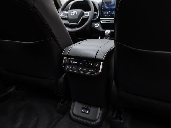 2025 Toyota Highlander IV (XU70), чёрный, 5295000 рублей - вид 20