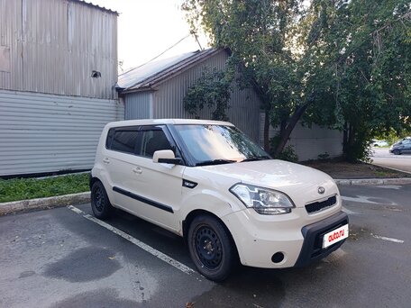 2011 Kia Soul I, бежевый, 460000 рублей, вид 4