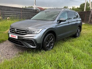 2021 Volkswagen Tiguan II Рестайлинг, серый, 2700000 рублей, вид 1