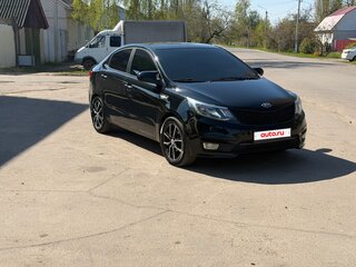 2016 Kia Rio III Рестайлинг, чёрный, 1100000 рублей, вид 3