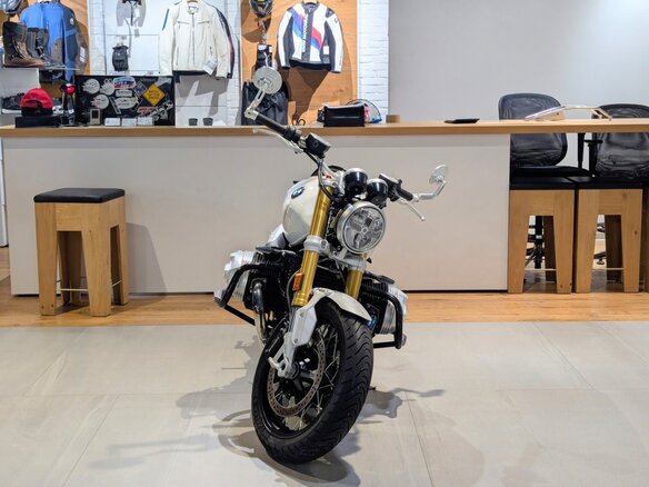 2021 BMW R Nine T, белый, 1999999 рублей - вид 1