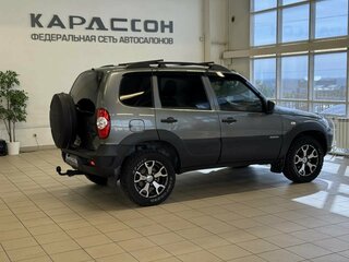 2018 Chevrolet Niva I Рестайлинг, серый, 735000 рублей, вид 2