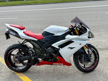 2007 Yamaha YZF-R1, белый, 650000 рублей, вид 2