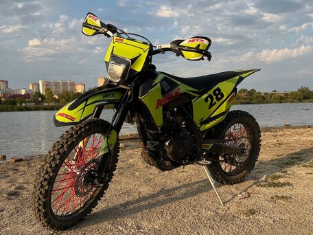 2025 MZ ES, зелёный, 179999 рублей, вид 2