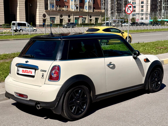 2012 Mini Hatch Cooper II (R56) Рестайлинг, белый, 1150000 рублей - вид 3