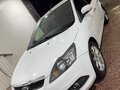 2011 Ford Focus II Рестайлинг, белый, 590000 рублей - вид 2